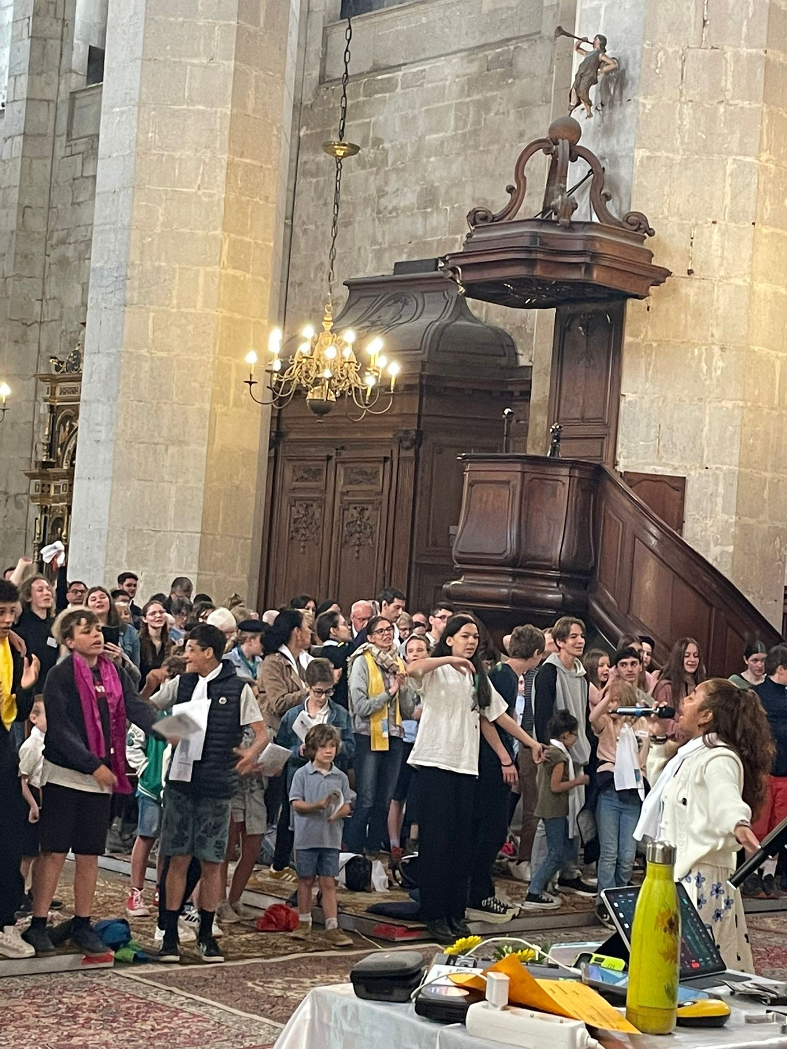 Temps d'accueil et de louange