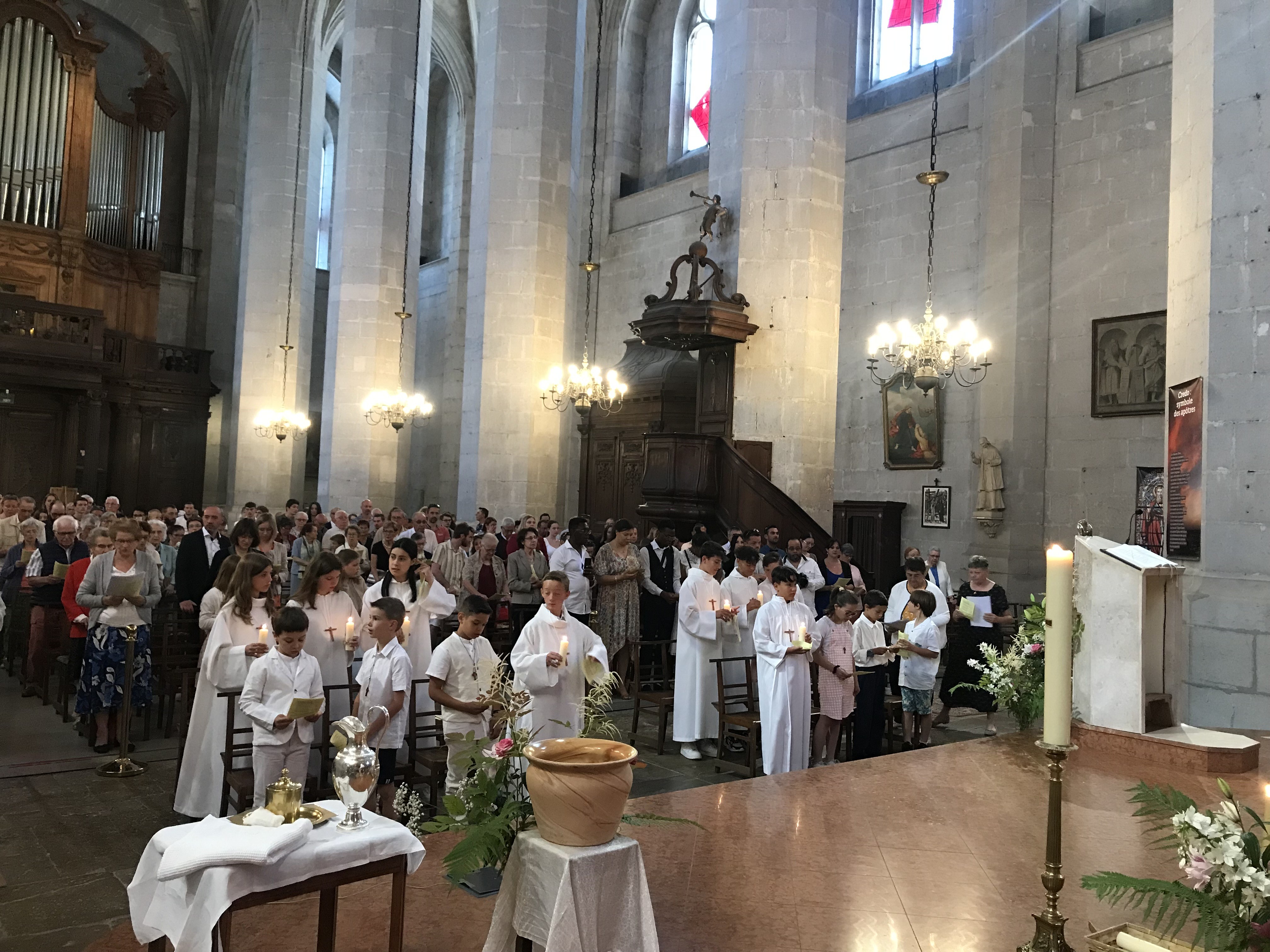 Baptême, 1ère communion et profession de foi des jeunes de Viry