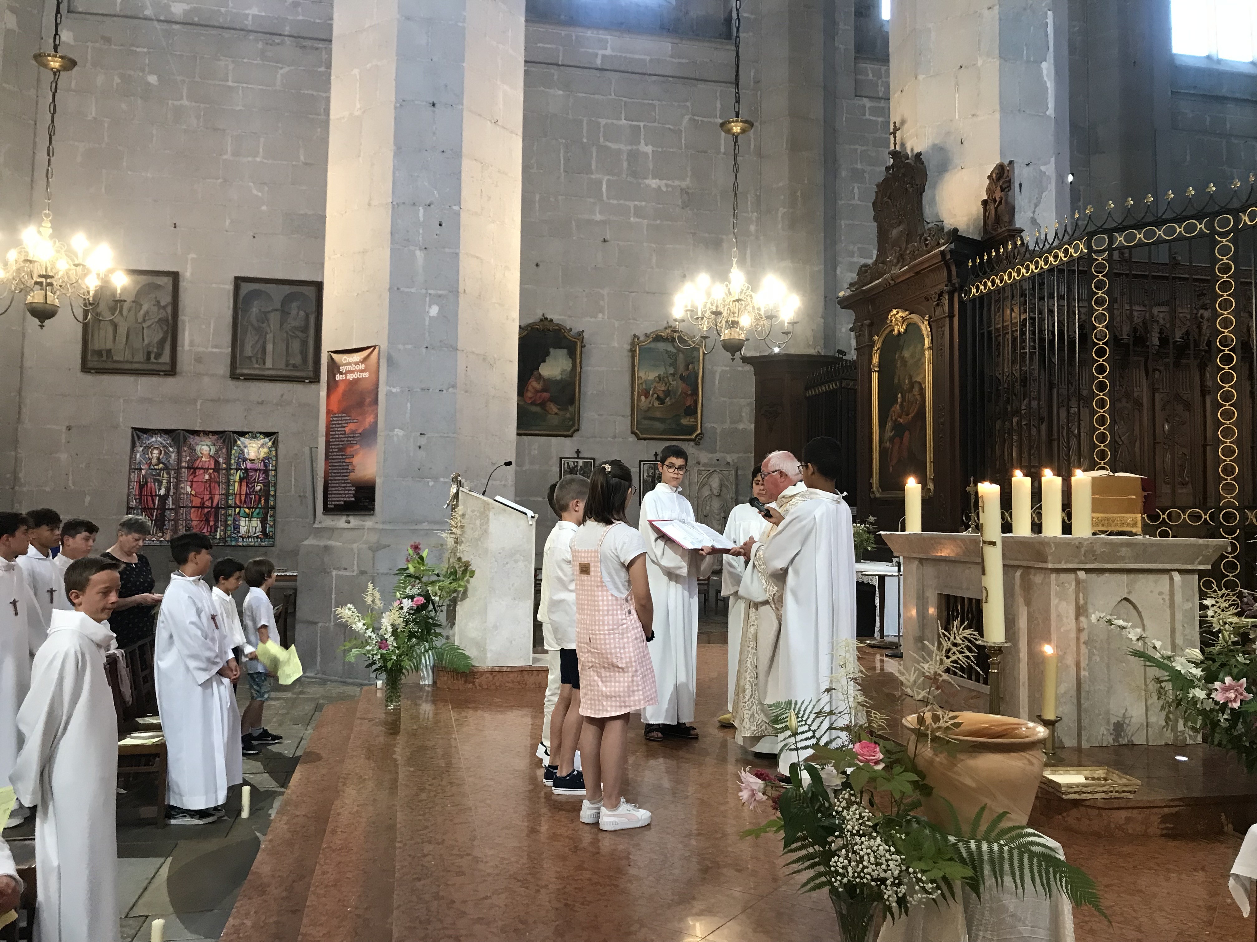 Baptême, 1ère communion et profession de foi des jeunes de Viry