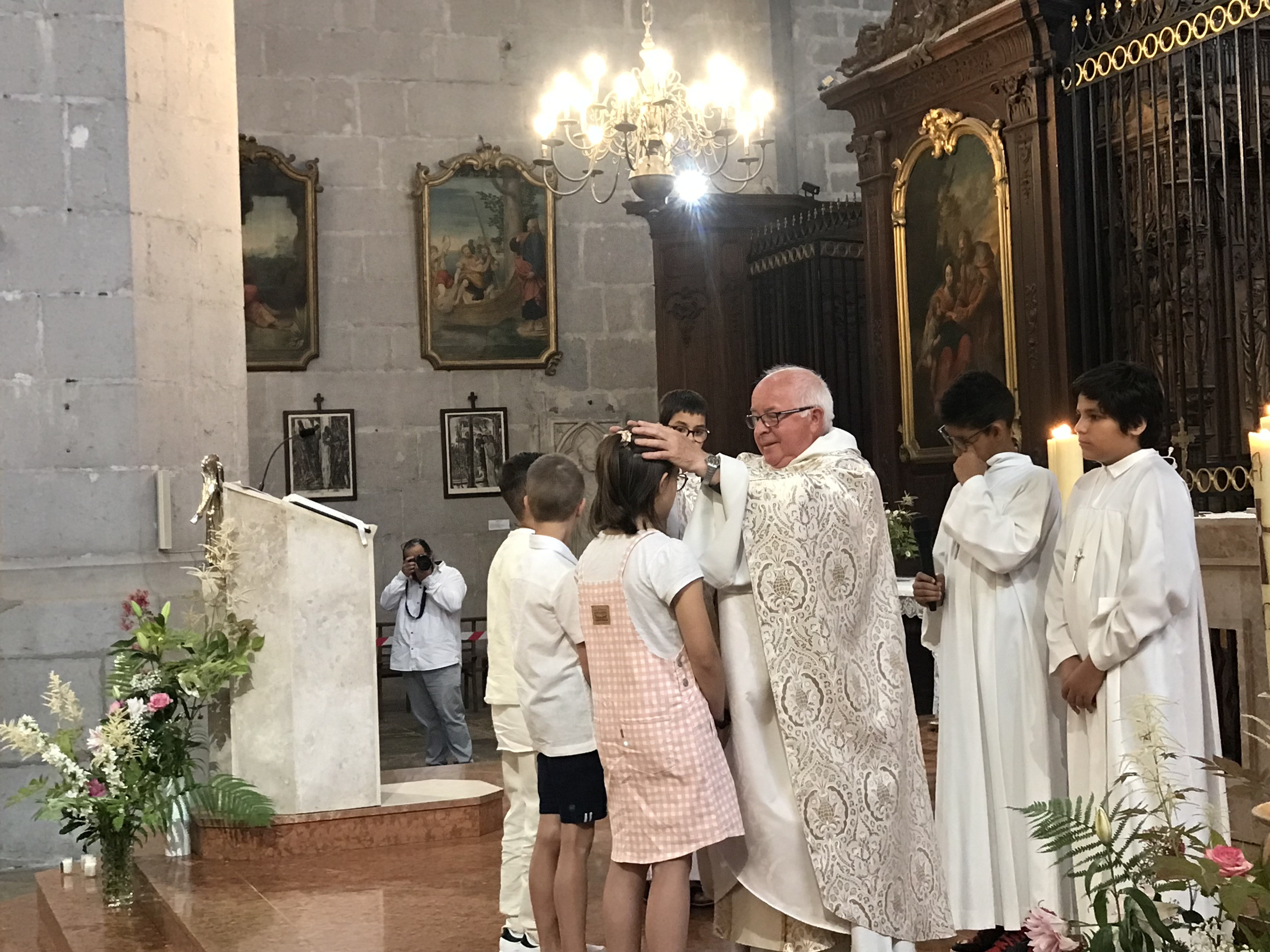 Baptême, 1ère communion et profession de foi des jeunes de Viry