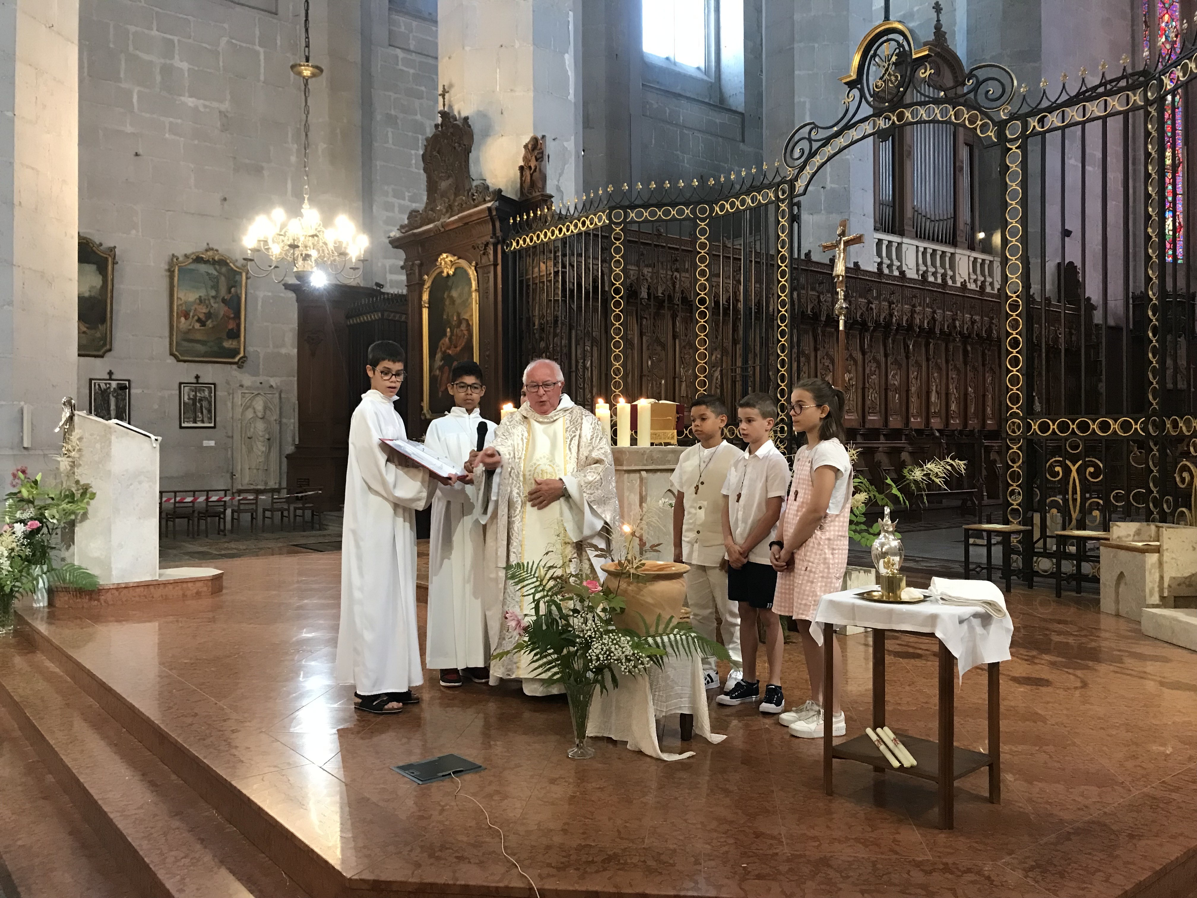 Baptême, 1ère communion et profession de foi des jeunes de Viry