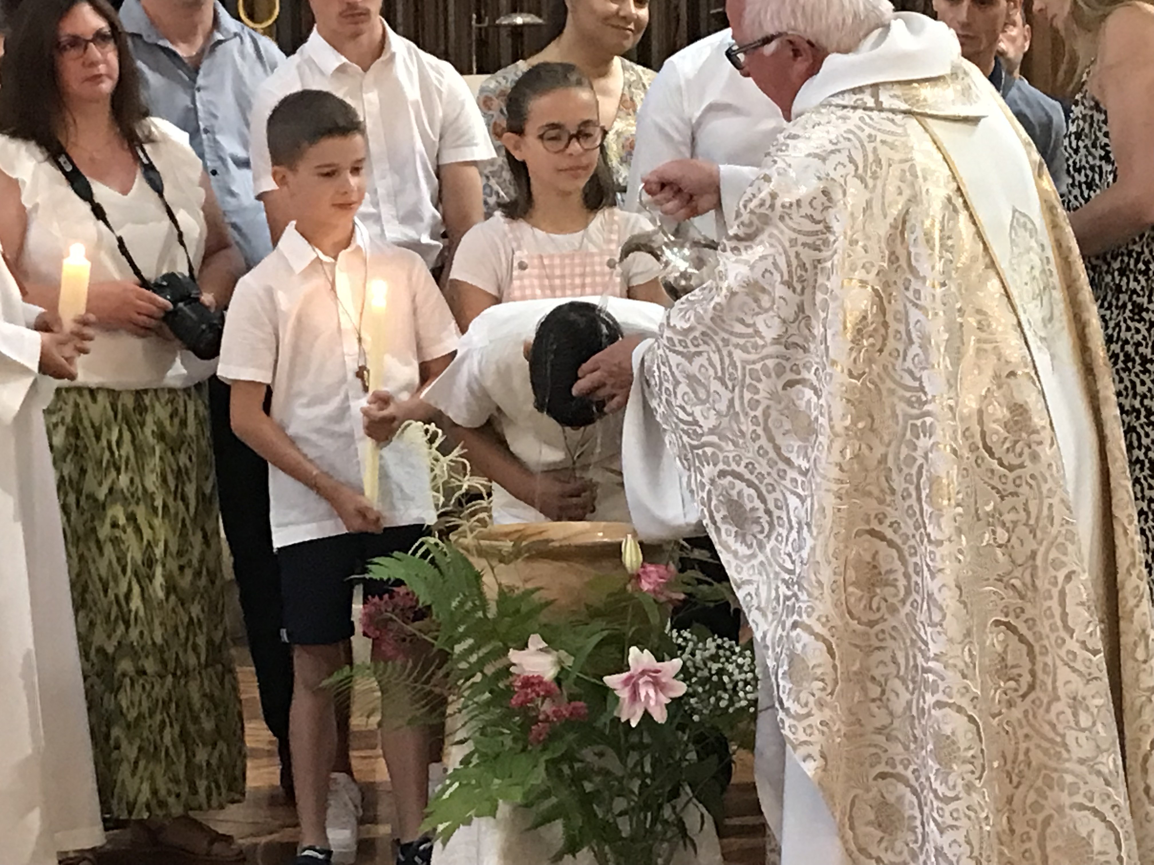 Baptême, 1ère communion et profession de foi des jeunes de Viry