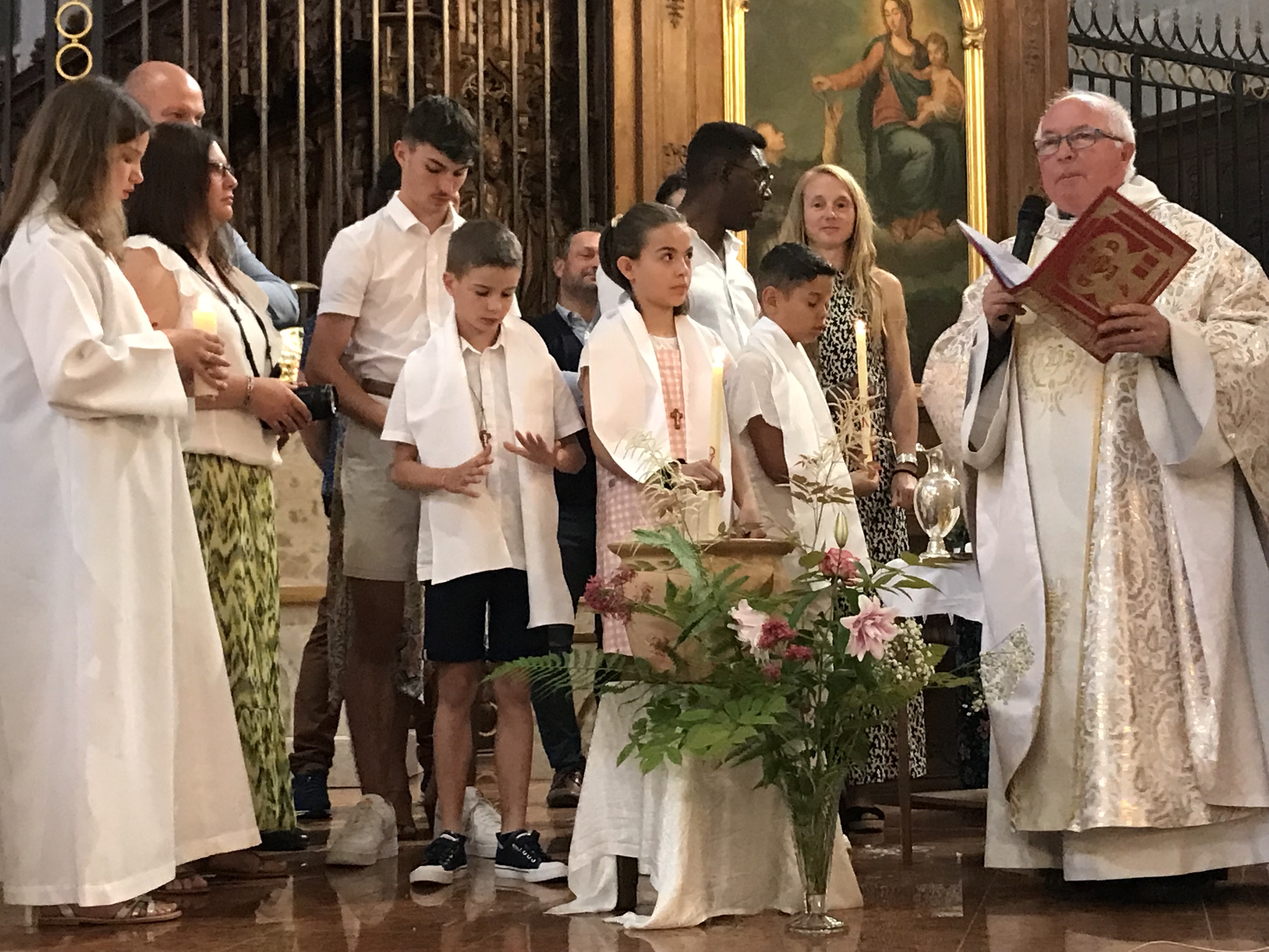 Baptême, 1ère communion et profession de foi des jeunes de Viry