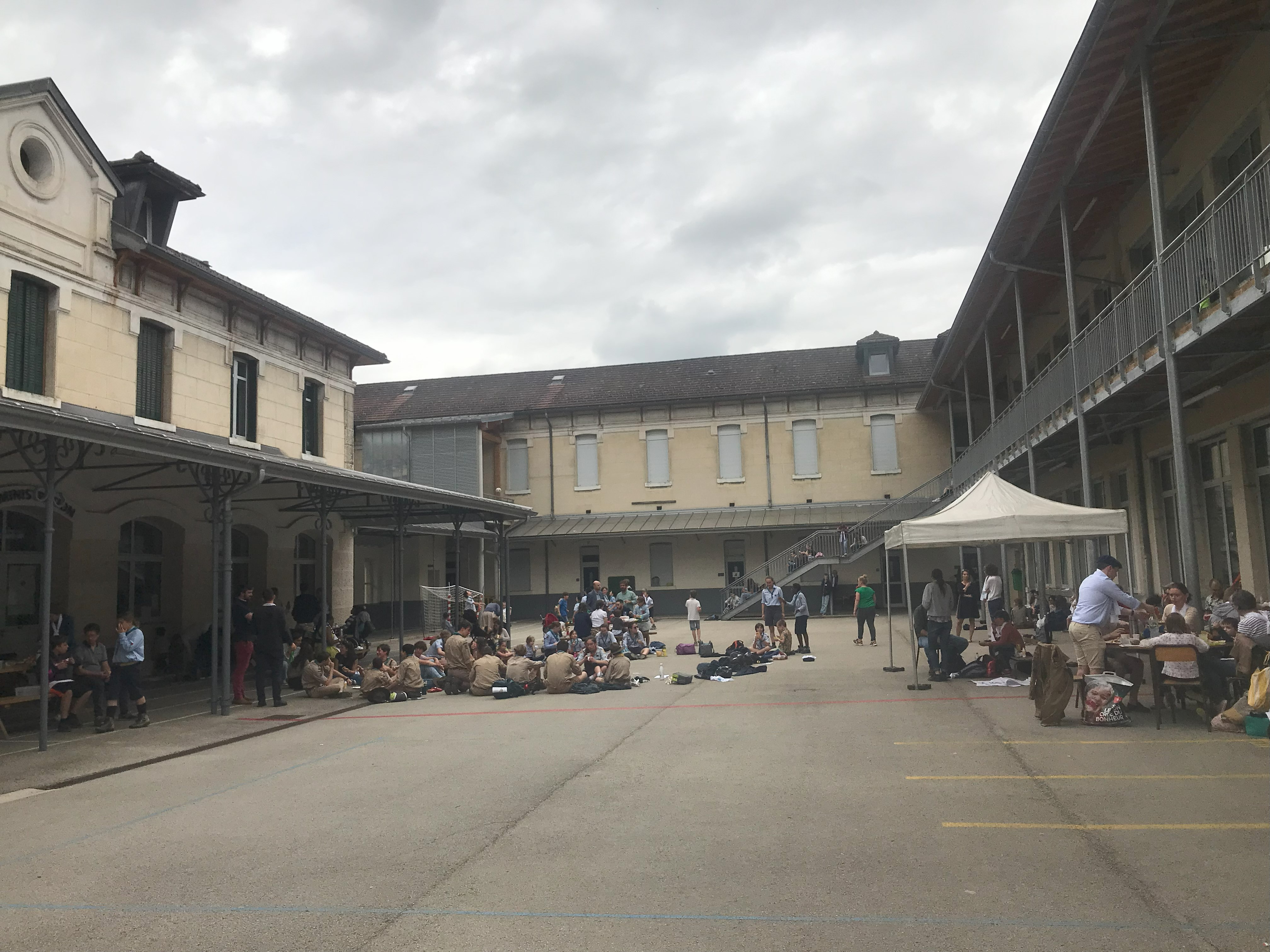 Repas à la Grenette et temps de jeux à Saint Oyend