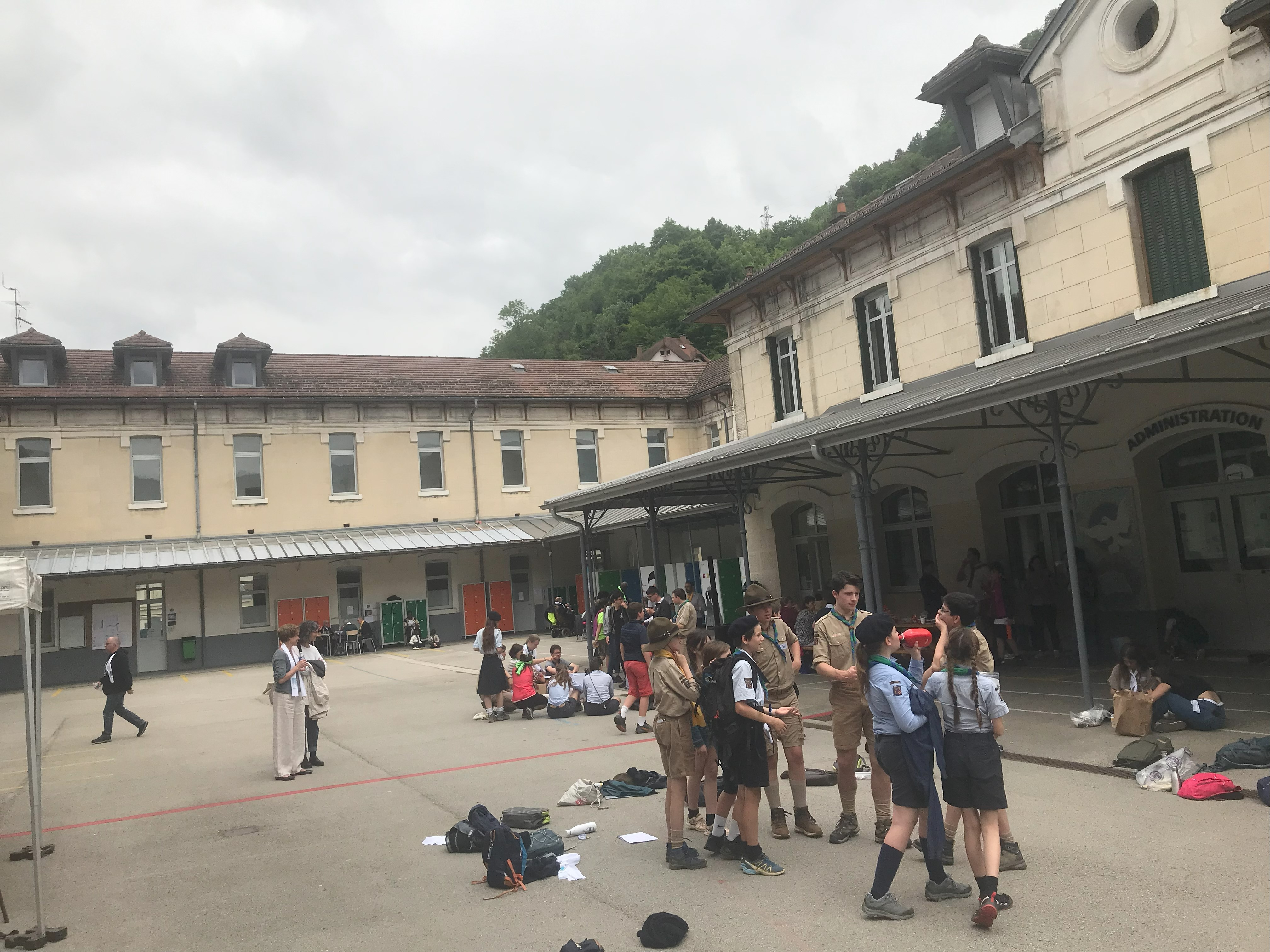 Repas à la Grenette et temps de jeux à Saint Oyend