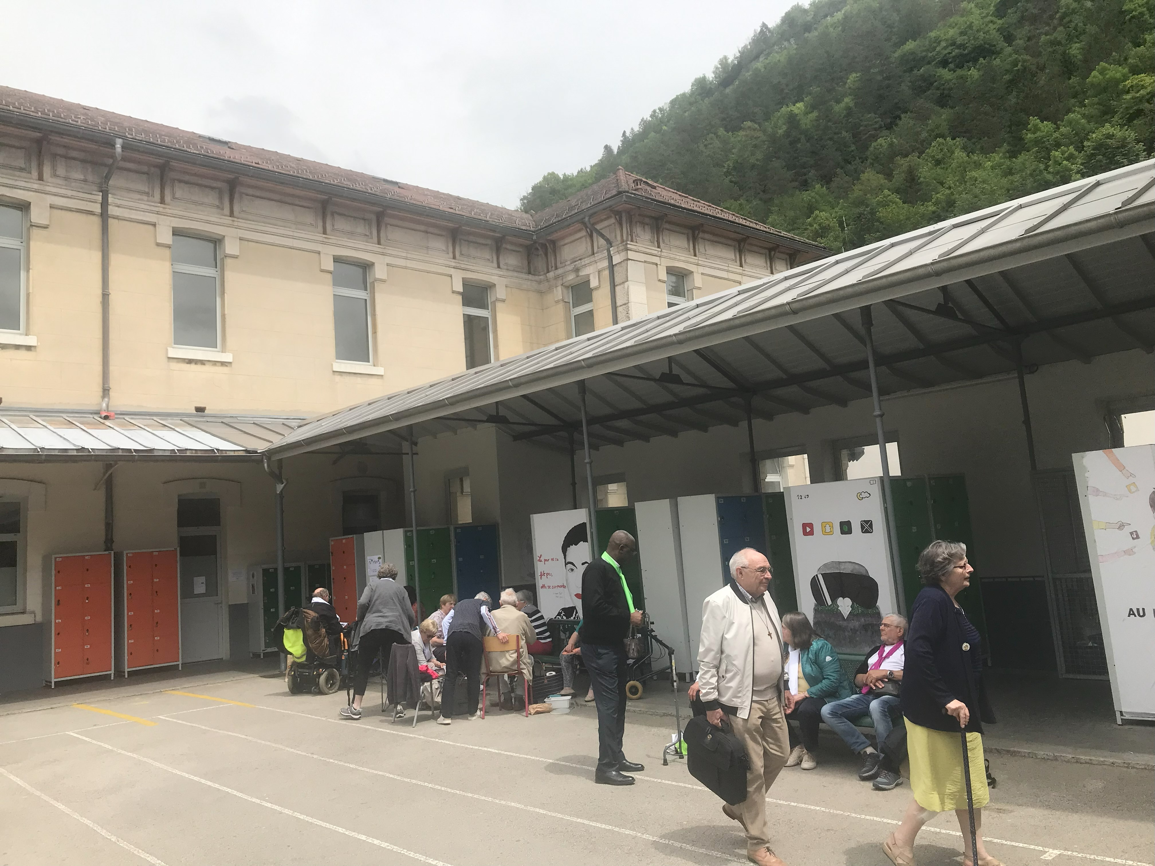 Repas à la Grenette et temps de jeux à Saint Oyend